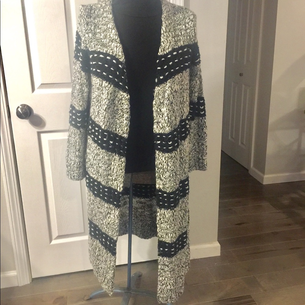 OPEN FRONT VINCE CAMUTO TOPPER